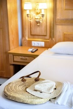 greek pride seafront hotel