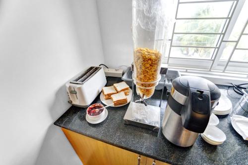 upar hotels thoraipakkam omr