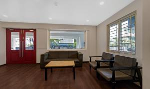 upar hotels thoraipakkam omr