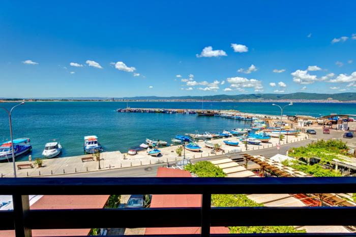 panorama blue
