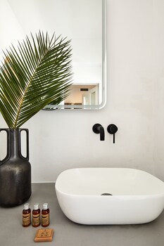symmetry suites