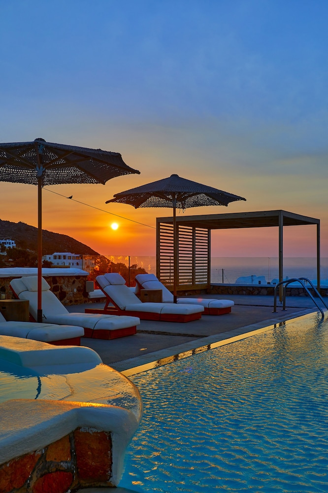 symmetry suites