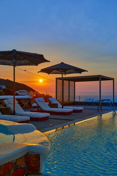 symmetry suites