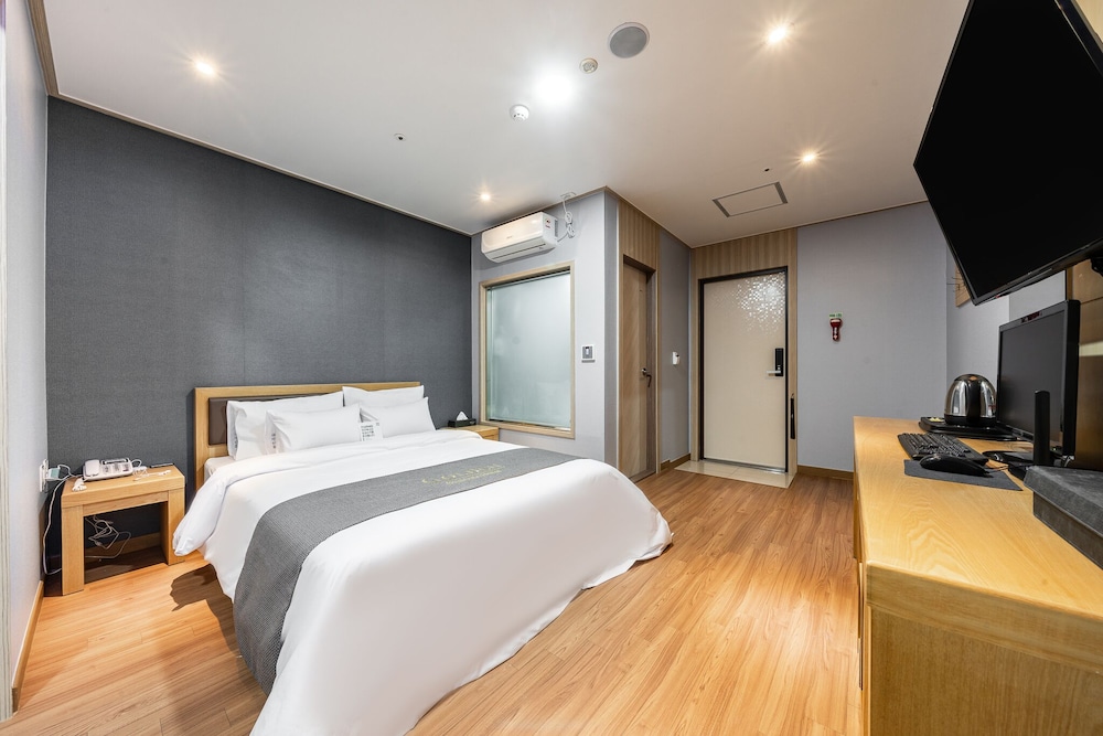 golden business hotel