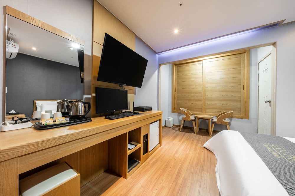 golden business hotel