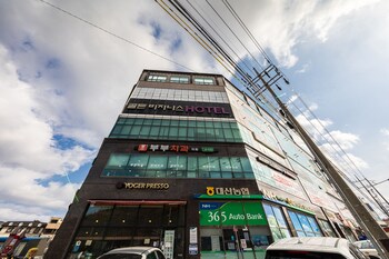 golden business hotel