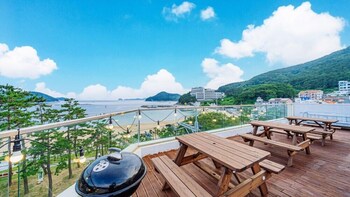 Blooming Pension,,3 star