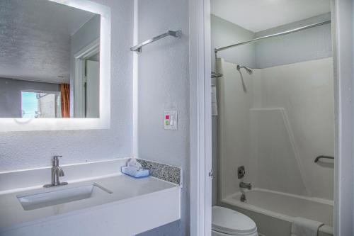 masters inn augusta ga near riverwalk by oyo