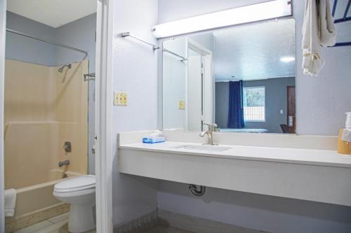 masters inn augusta ga near riverwalk by oyo