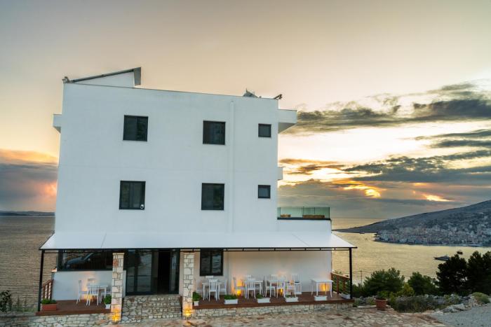 hilltop heaven hotel