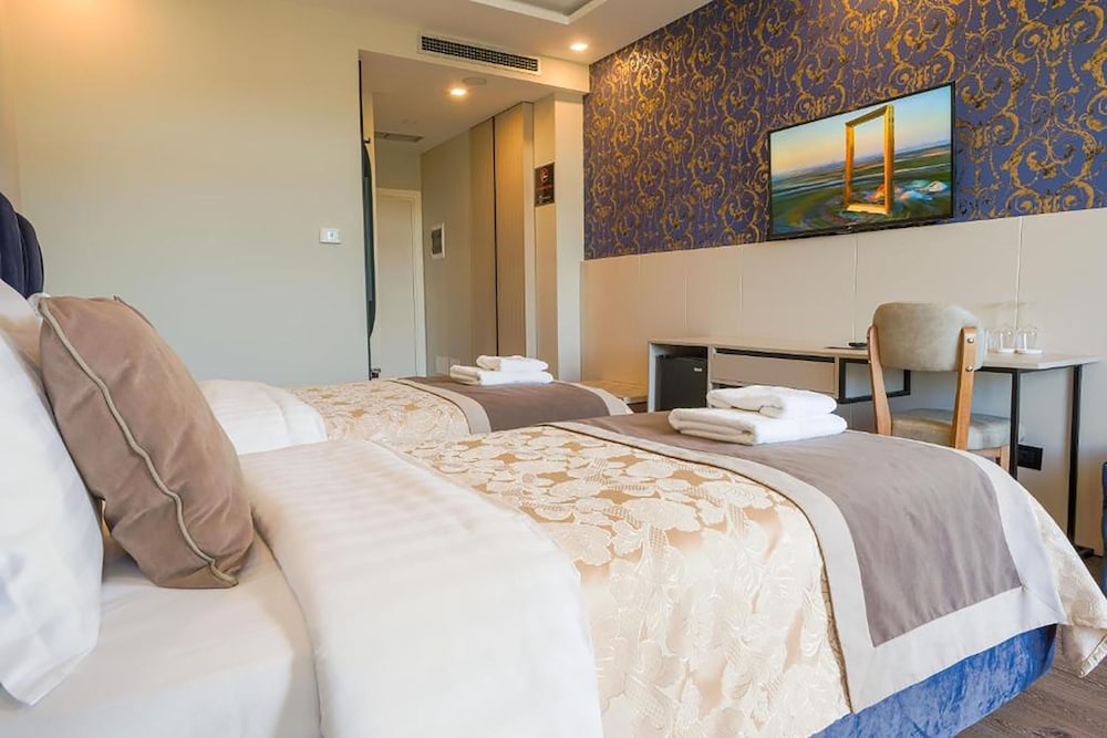 royal east resort