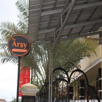 the arsy syariah guest house