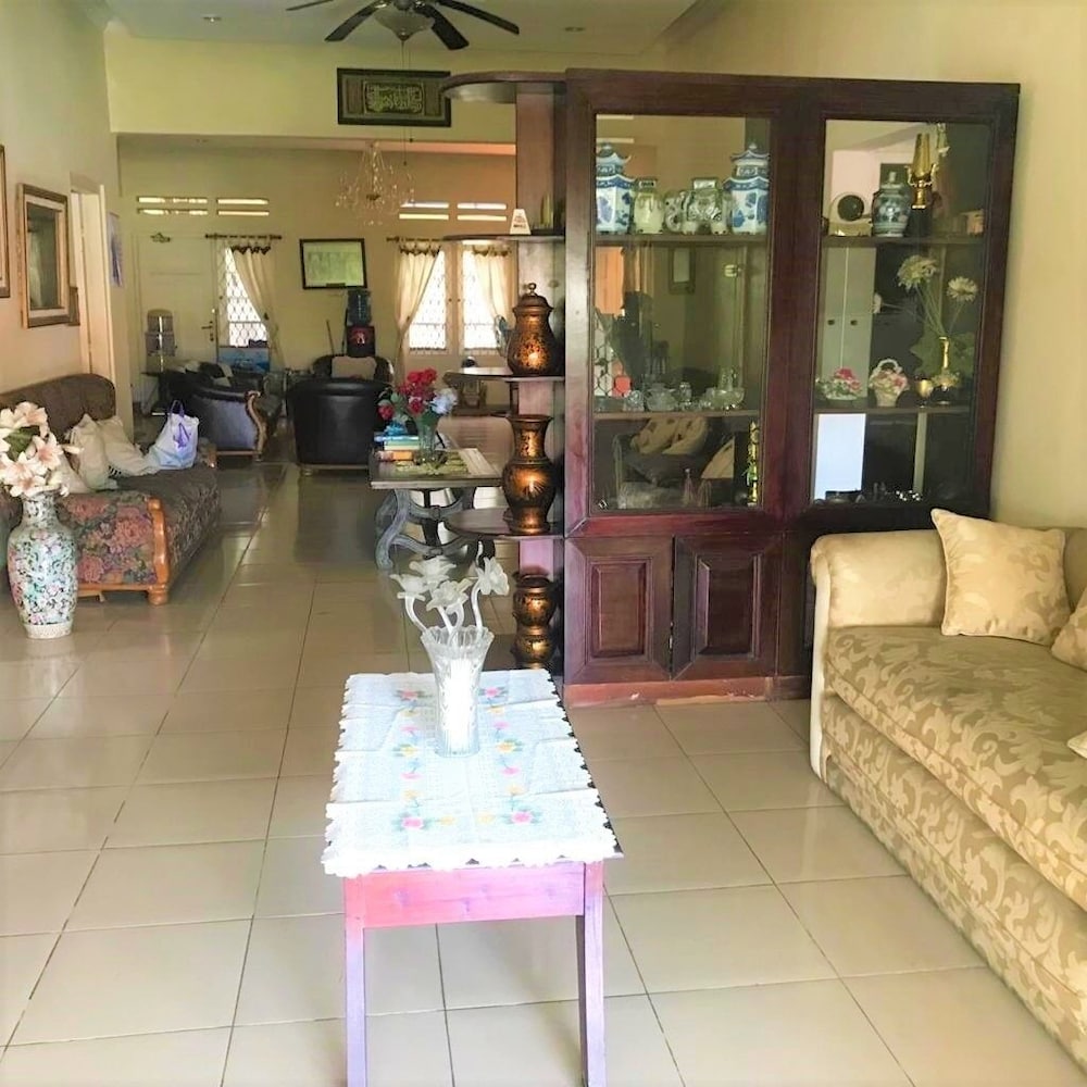 poetri guest house syariah