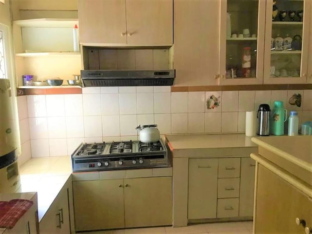 poetri guest house syariah