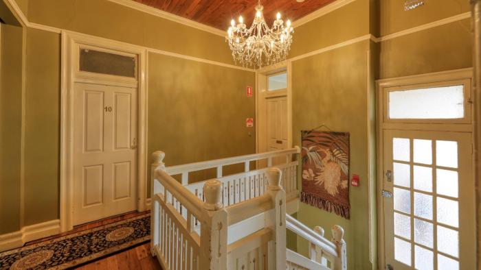 commercial travellers house