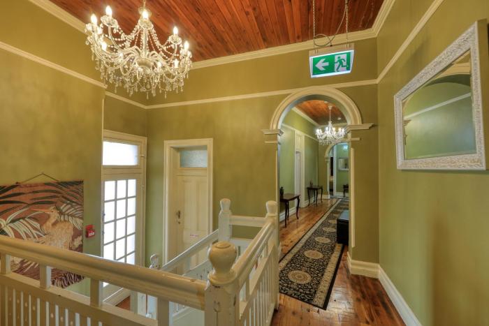 commercial travellers house