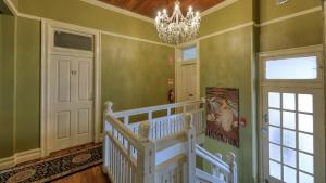 commercial travellers house