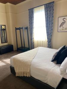 commercial travellers house