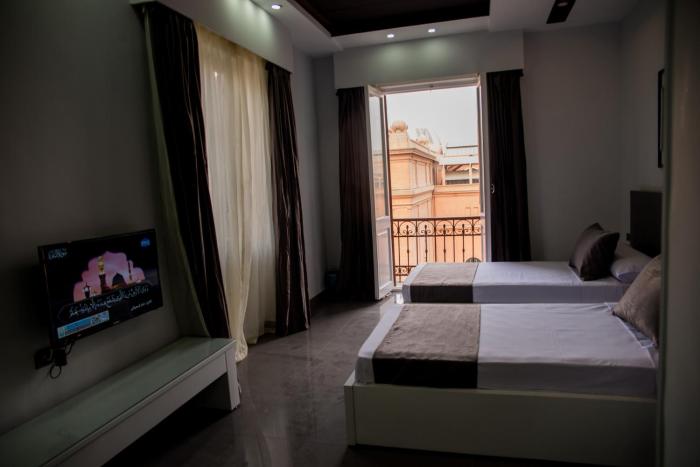 egyptian night hostel