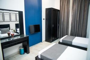 egyptian night hostel