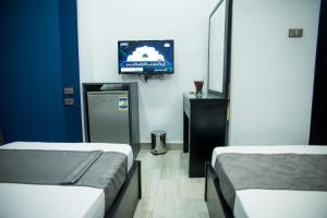 egyptian night hostel