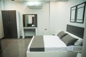 egyptian night hostel