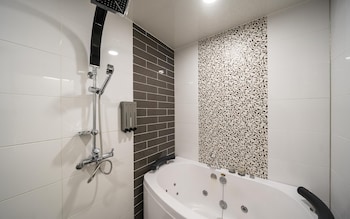 gwangju chungjangro gold brown hotel