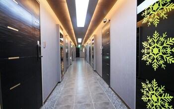 gwangju chungjangro gold brown hotel