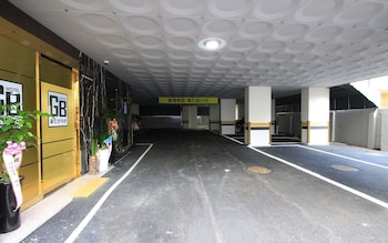 gwangju chungjangro gold brown hotel