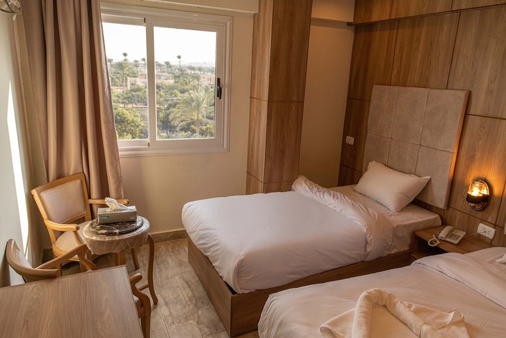 Nine Pyramids View Hotel,,3 star