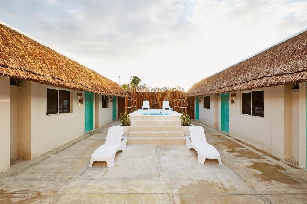 Hotel Pelicano,Holbox>>Chiquila,3.5 star
