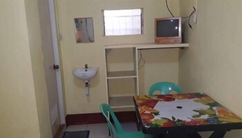 Eg Rusiana Boarding House,,1 star