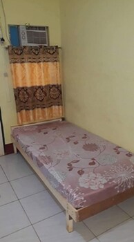 Eg Rusiana Boarding House,,1 star