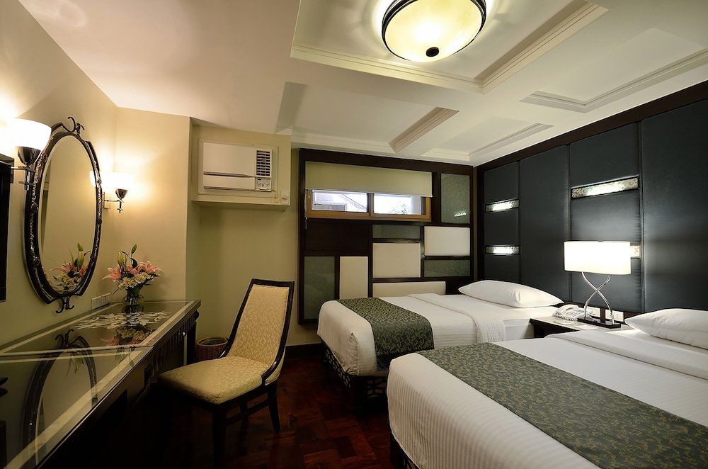 emerald island hotel