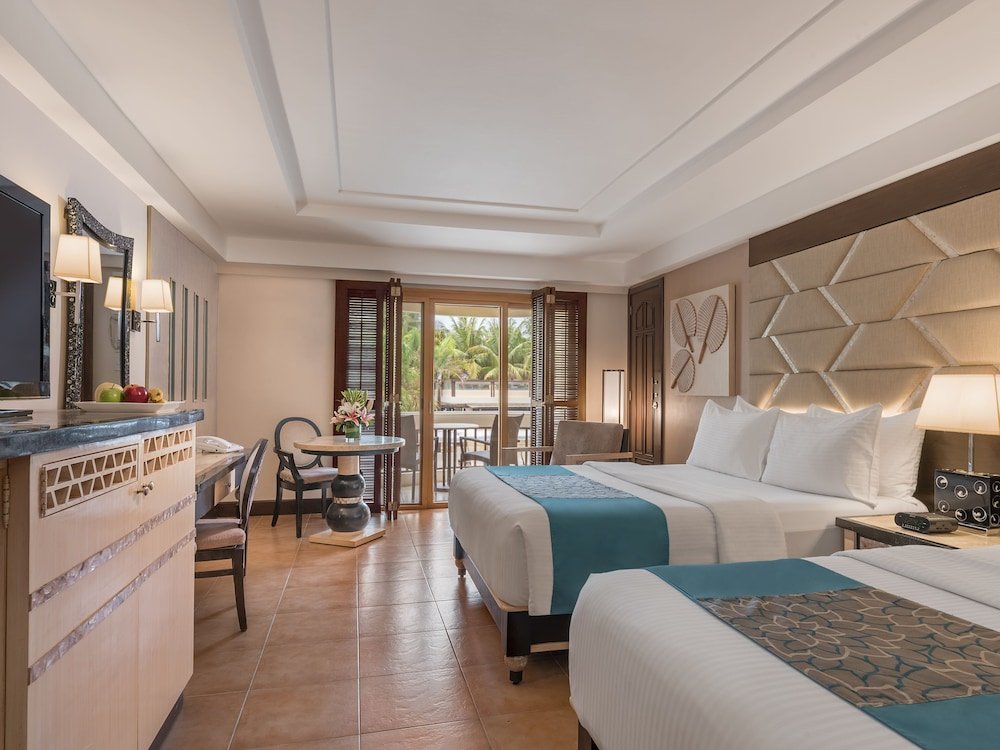 emerald island hotel