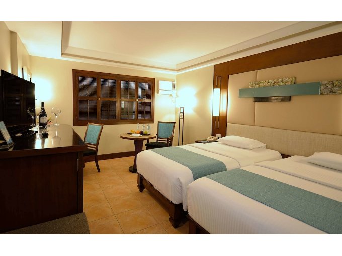 emerald island hotel