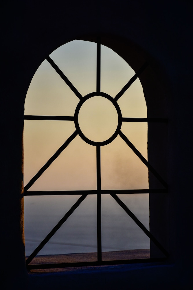 tinos