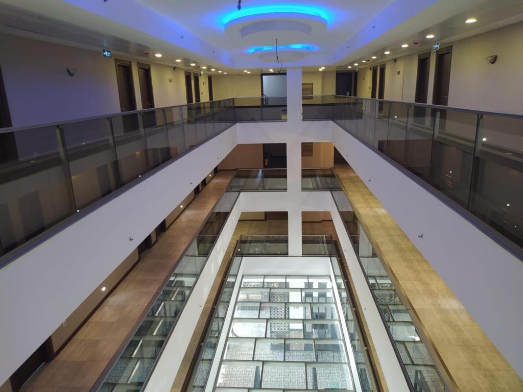 kanyonvadi hotel