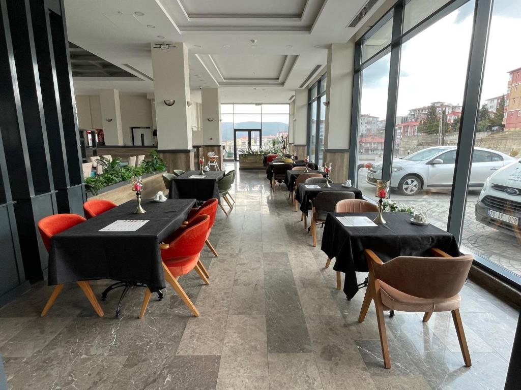 kanyonvadi hotel