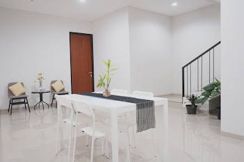 urooms panglima polim