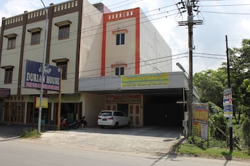 penginapan transit tomato