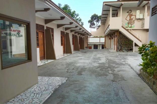 hotel arjuna sari bandungan by zuzu