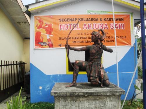 hotel arjuna sari bandungan by zuzu