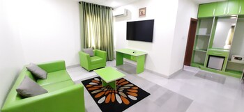 greenwood court hotels and suites