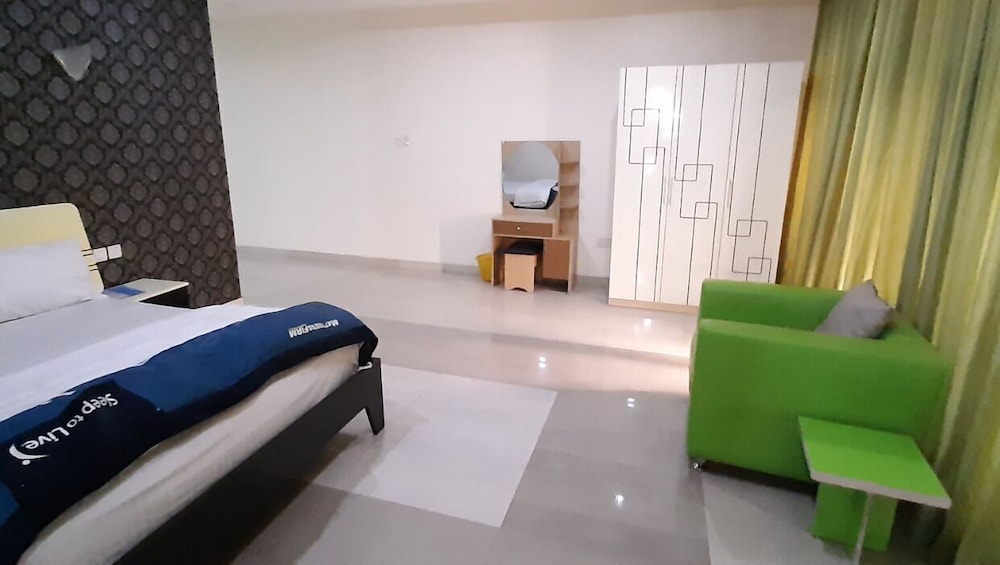 greenwood court hotels and suites