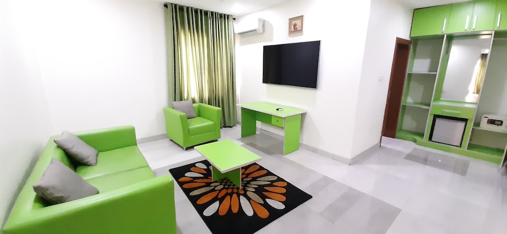 greenwood court hotels and suites