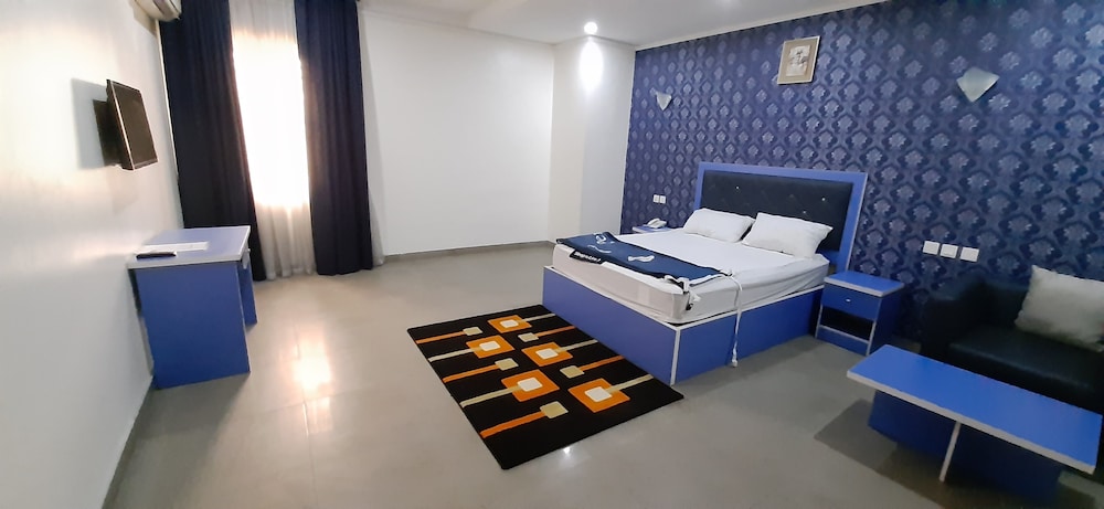 greenwood court hotels and suites