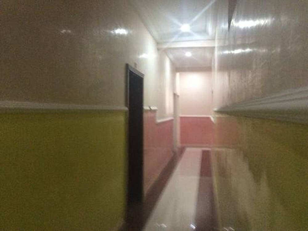 Santarosa Suites & Bar,,3 star