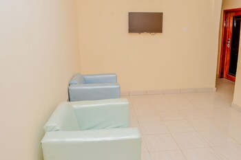 Kedros Precious Suites,,2.5 star