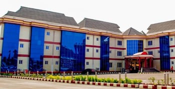 Kedros Precious Suites,,2.5 star